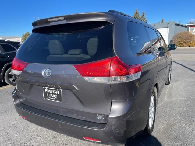 Toyota Sienna XLE AWD 7-Pass V6 2011 Toyota Sienna XLE AWD 7-Pass V6 2011