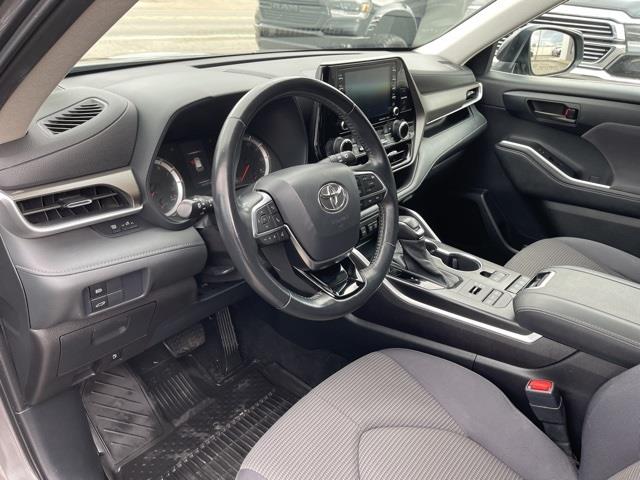 Toyota Highlander LE AWD V6 2021