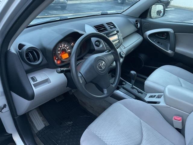 Toyota RAV4 Base V6 2WD 2008