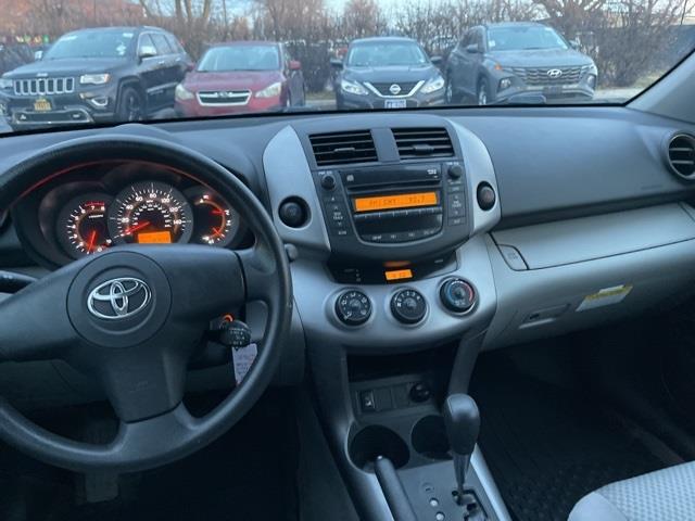 Toyota RAV4 Base V6 2WD 2008