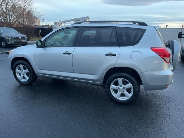 Toyota RAV4 Base V6 2WD 2008