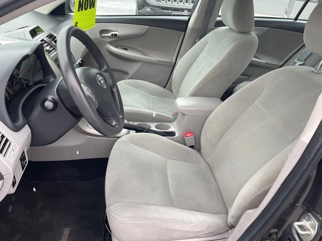 Toyota Corolla LE 4D Sedan 2013