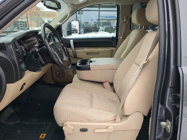 Chevrolet Silverado 2500HD LT Crew Cab 4WD 2011