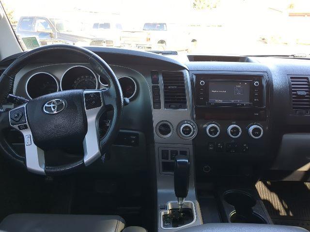 Toyota Sequoia SR5 5.7L 4WD 2016