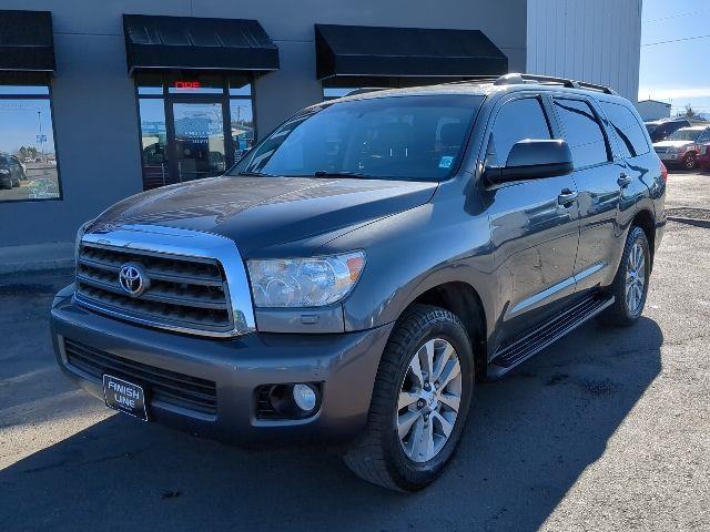 Toyota Sequoia SR5 5.7L 4WD 2016