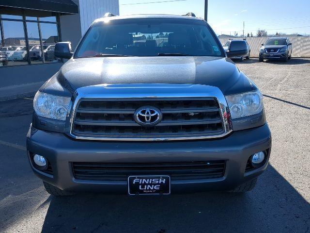 Toyota Sequoia SR5 5.7L 4WD 2016