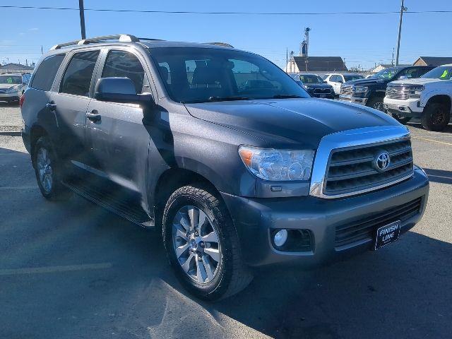 Toyota Sequoia SR5 5.7L 4WD 2016
