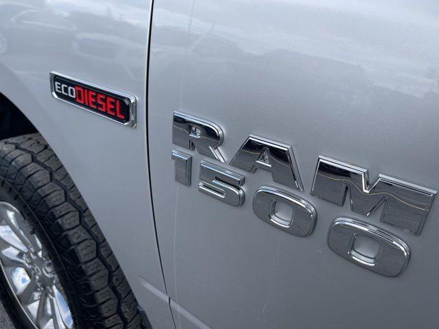 RAM 1500 SLT Crew Cab SWB 4WD 2015