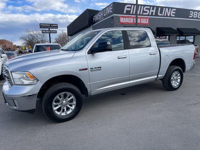 RAM 1500 SLT Crew Cab SWB 4WD 2015