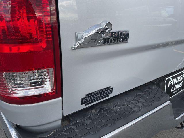 RAM 1500 SLT Crew Cab SWB 4WD 2015