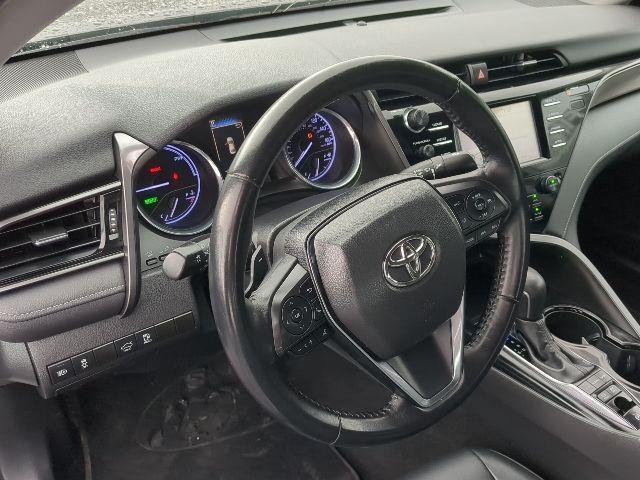 Toyota Camry Hybrid XLE 2019