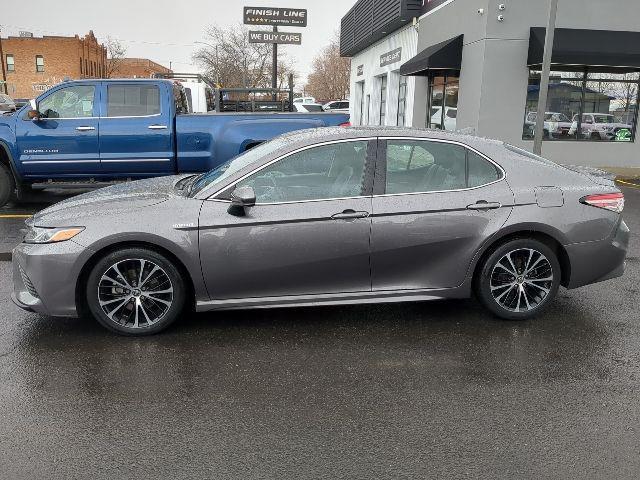 Toyota Camry Hybrid XLE 2019