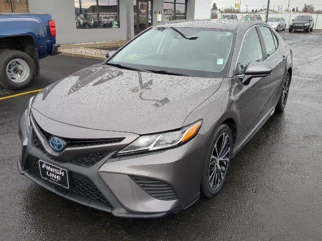 Toyota Camry Hybrid XLE 2019