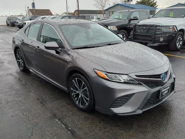 Toyota Camry Hybrid XLE 2019