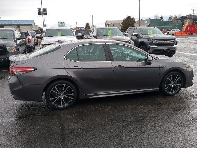 Toyota Camry Hybrid XLE 2019