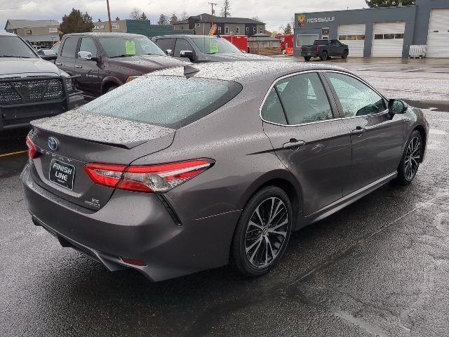 Toyota Camry Hybrid XLE 2019