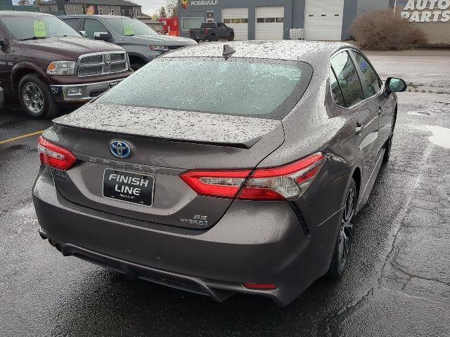 Toyota Camry Hybrid XLE 2019