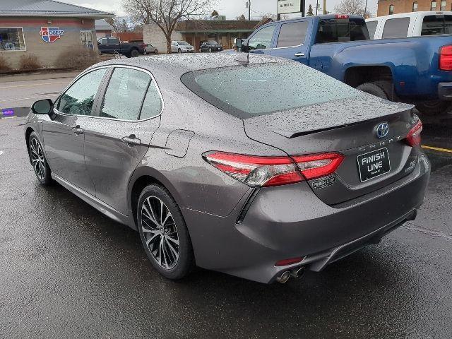 Toyota Camry Hybrid XLE 2019