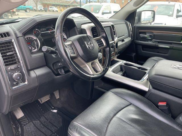 RAM 1500 Laramie Crew Cab SWB 4WD 2017