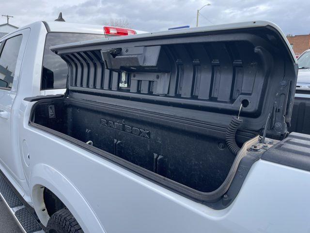 RAM 1500 Laramie Crew Cab SWB 4WD 2017