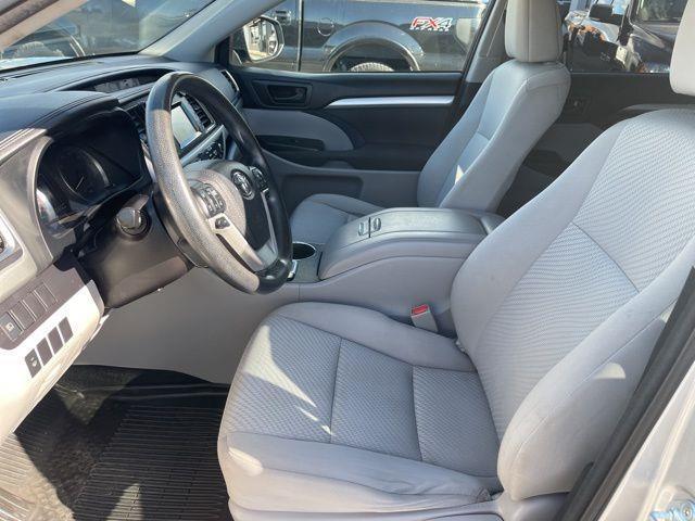 Toyota Highlander LE Plus AWD V6 2017