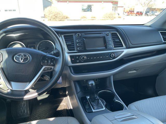 Toyota Highlander LE Plus AWD V6 2017