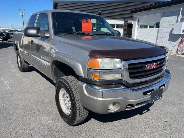GMC Sierra 2500HD Ext. Cab Short Bed 4WD 2003