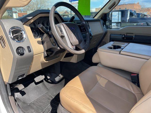 Ford F-350 SD Lariat Crew Cab 4WD 2012