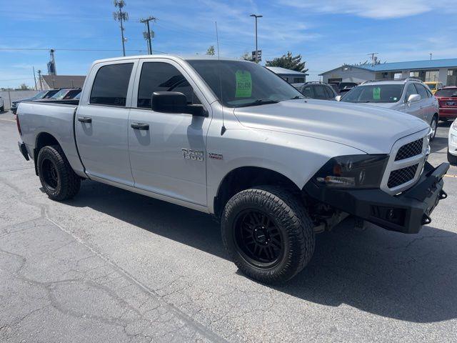 RAM 1500 Tradesman Crew Cab SWB 4WD 2017