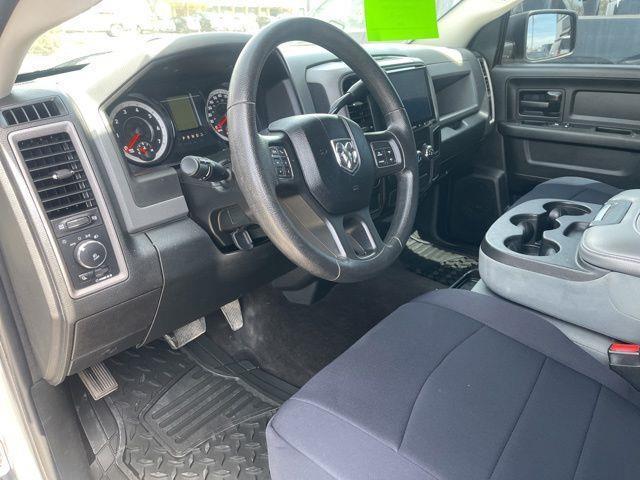 RAM 1500 Tradesman Crew Cab SWB 4WD 2017