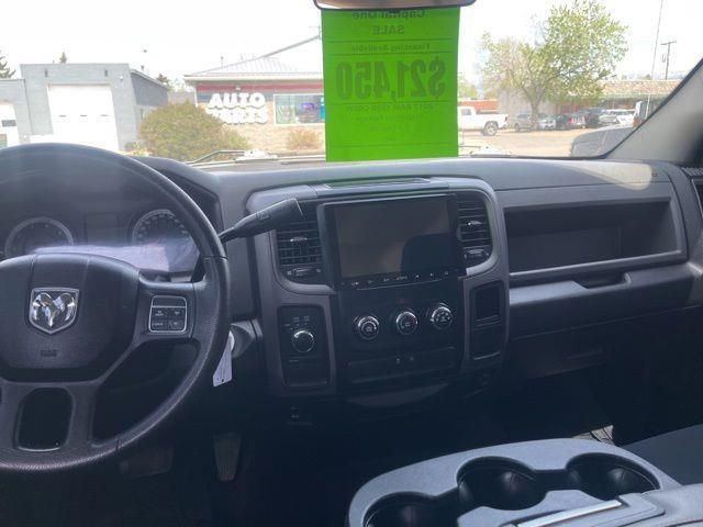 RAM 1500 Tradesman Crew Cab SWB 4WD 2017