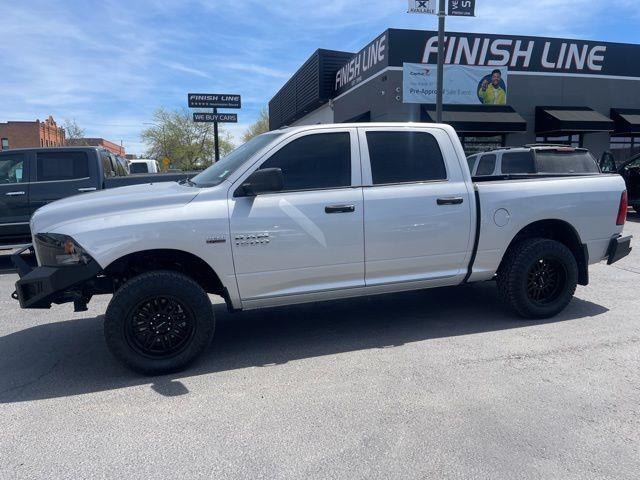 RAM 1500 Tradesman Crew Cab SWB 4WD 2017