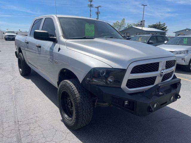 RAM 1500 Tradesman Crew Cab SWB 4WD 2017