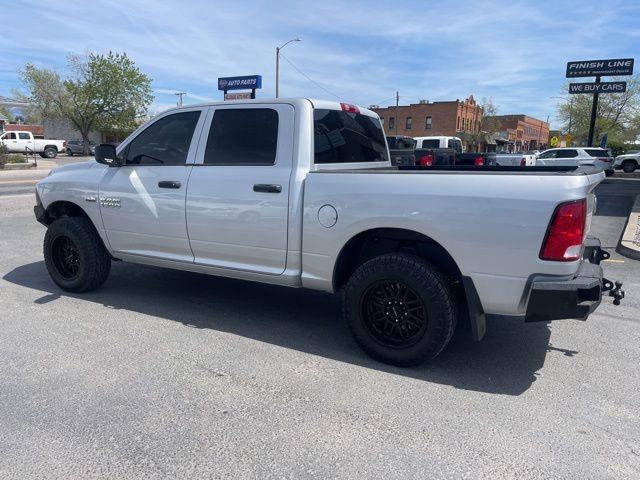 RAM 1500 Tradesman Crew Cab SWB 4WD 2017