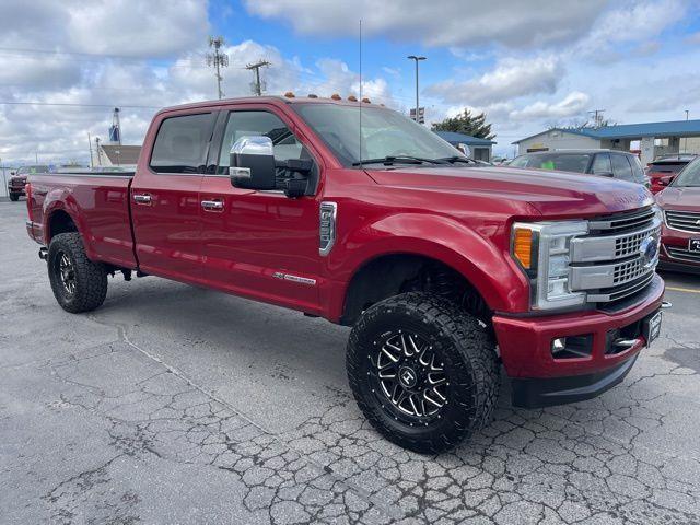 Ford F-350 SD Platinum Crew Cab Long Box 4WD 2017