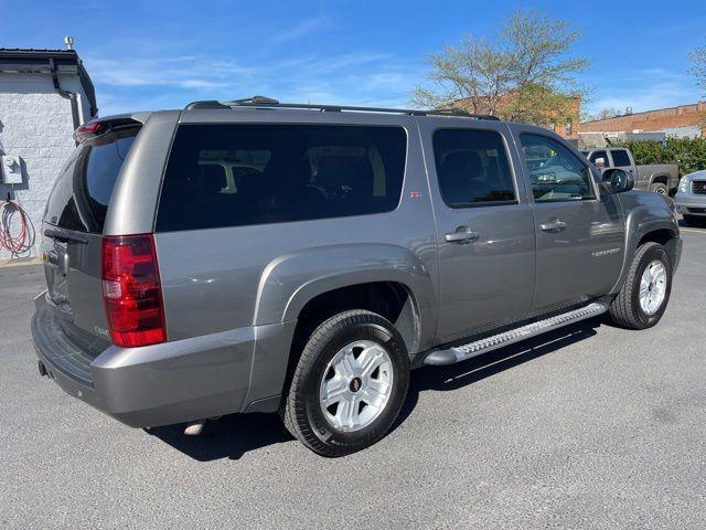 Chevrolet Suburban LT 1500 4WD 2012