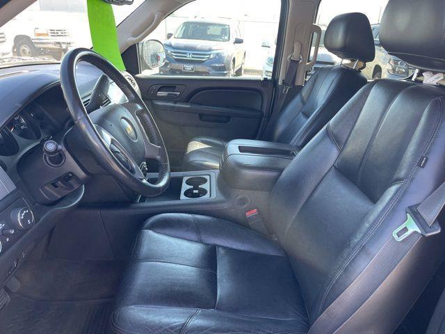 Chevrolet Suburban LT 1500 4WD 2012