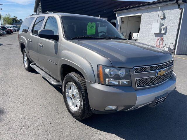 Chevrolet Suburban LT 1500 4WD 2012