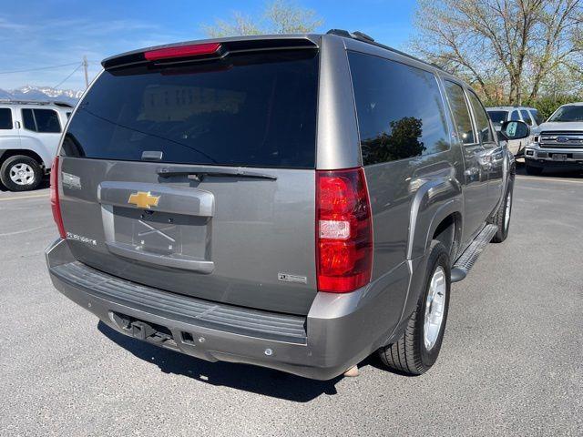 Chevrolet Suburban LT 1500 4WD 2012