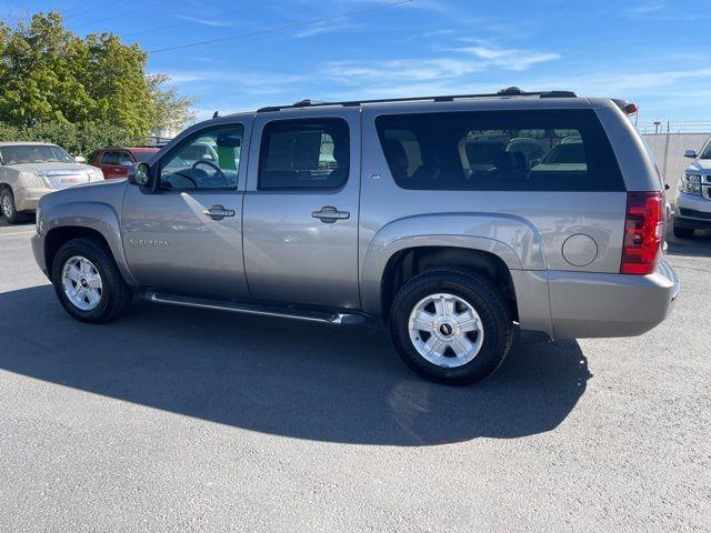 Chevrolet Suburban LT 1500 4WD 2012
