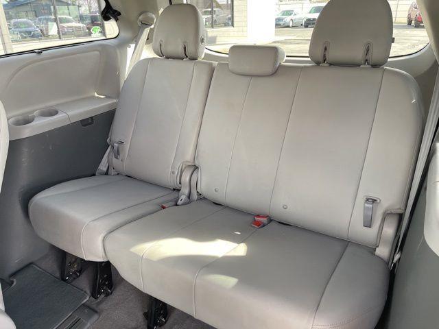 Toyota Sienna XLE 7-Passenger AWD 2018