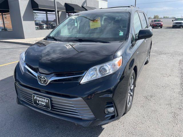 Toyota Sienna XLE 7-Passenger AWD 2018