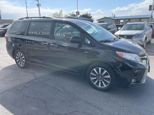 Toyota Sienna XLE 7-Passenger AWD 2018