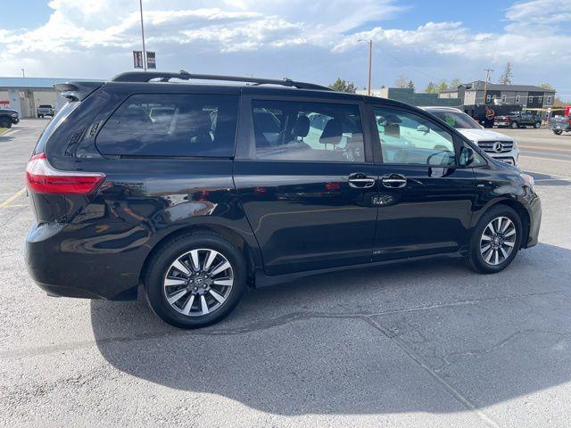 Toyota Sienna XLE 7-Passenger AWD 2018