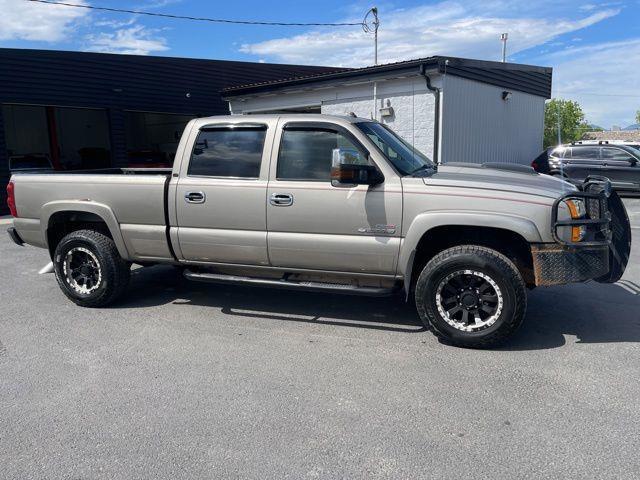 Chevrolet Silverado 2500HD Crew Cab Short Bed 4WD 2003