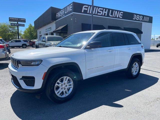 Jeep Grand Cherokee Laredo 4WD 2023