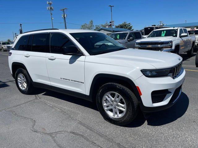 Jeep Grand Cherokee Laredo 4WD 2023