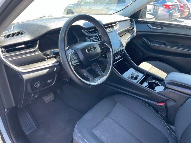 Jeep Grand Cherokee Laredo 4WD 2023