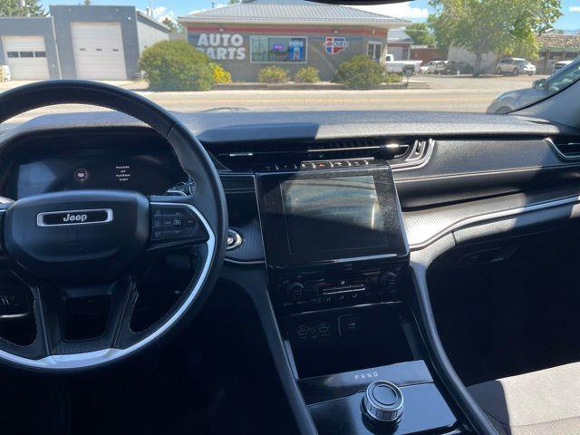 Jeep Grand Cherokee Laredo 4WD 2023