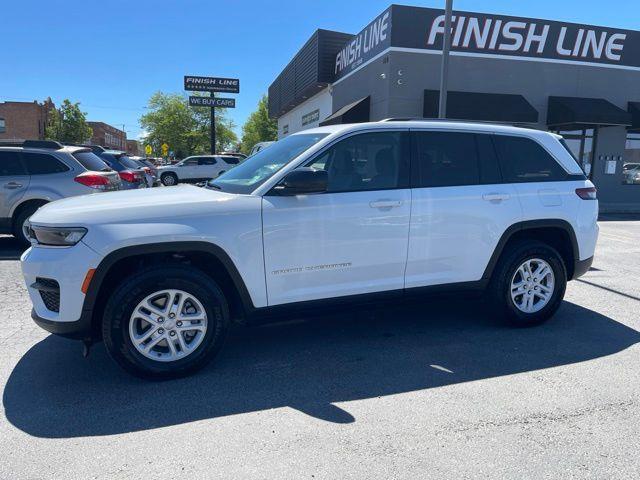 Jeep Grand Cherokee Laredo 4WD 2023